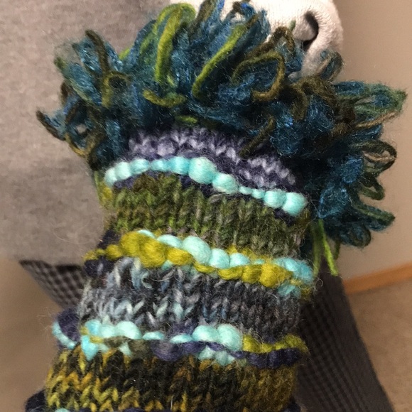 100% wool hat and mitts - Picture 6 of 9